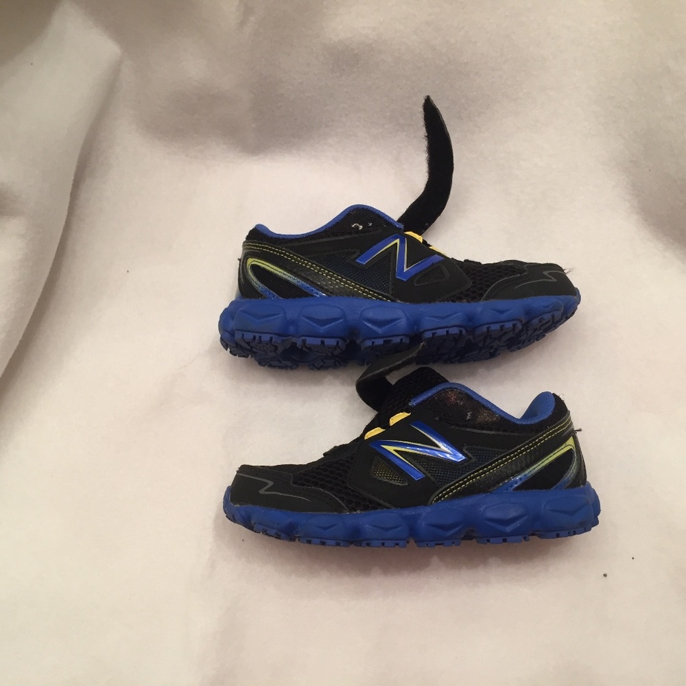 Boys size 10 New Balance 750 shoes